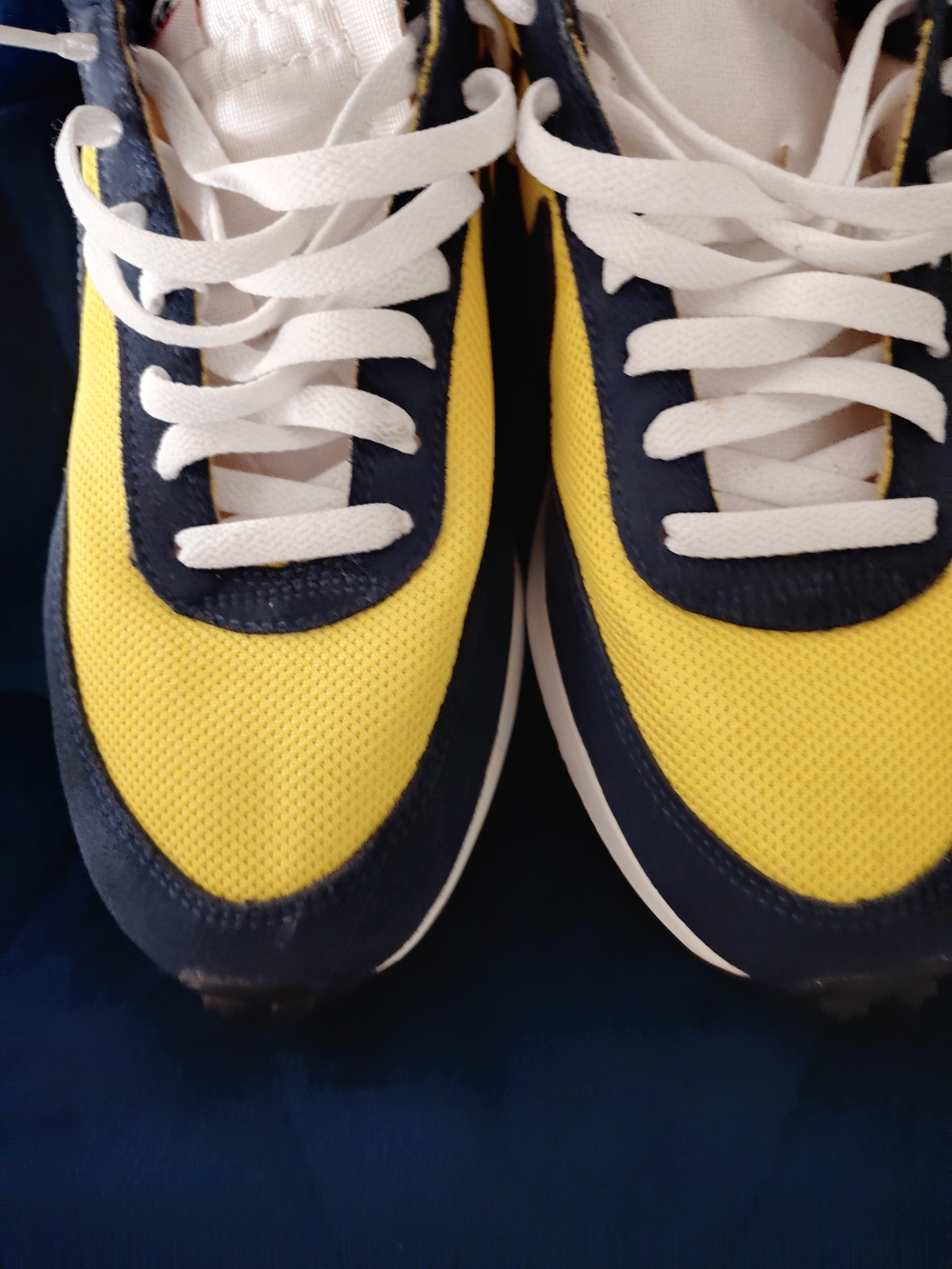 Nike Men’s Sneakers in Yellow, Navy & White